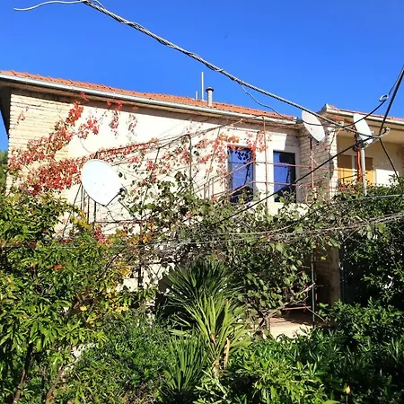Apartment Arbanija 9423a Trogir